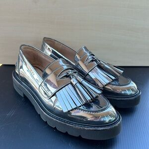 Stuart Weitzman Lug Sole Loafers in Metallic Pewter Size 8